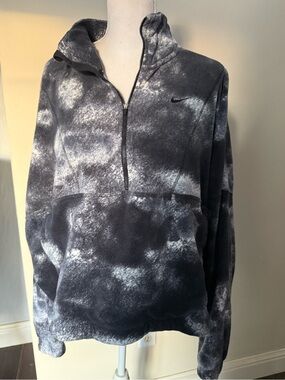 Nike Black & White Tie-Dye Half-Zip cropped Fleece Pullover